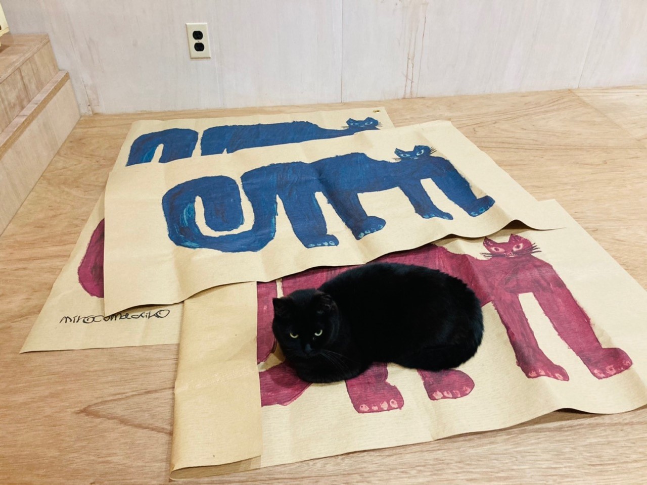ミロコマチコレジャーシート　ワイルドキャット黒猫
